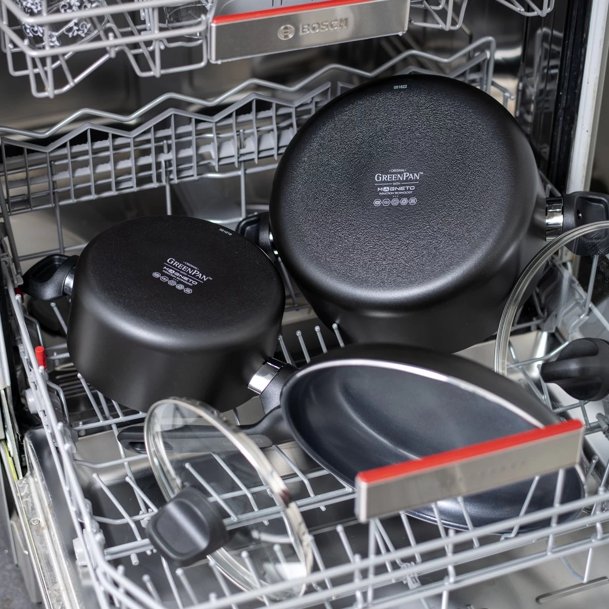 GreenPan Memphis Koekenpannenset - 3-delig - Zwart - Inductie - PFAS-vrij 12 GreenPan Memphis Koekenpannenset - 3-delig - Zwart - Inductie - PFAS-vrij - Afbeelding 10