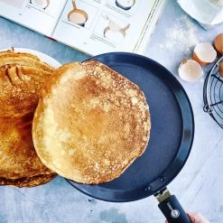 GreenPan Essentials Pannenkoekenpan 24cm - Zwart - Inductie - PFAS-vrij 23 GreenPan Essentials Pannenkoekenpan 24cm - Zwart - Inductie - PFAS-vrij -Thuiskeuken 1200x1200 250