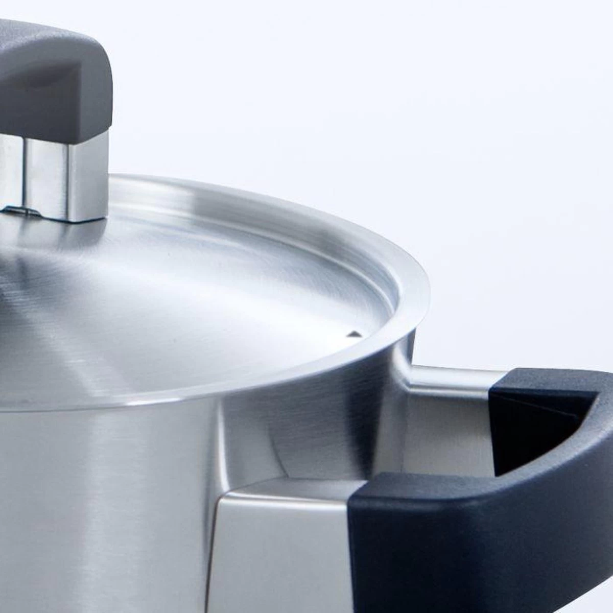 BK Conical Cool Pannenset - 5-delig - RVS - Geschikt Voor Alle Warmtebronnen 8 BK Conical Cool Pannenset - 5-delig - RVS - Geschikt Voor Alle Warmtebronnen - Afbeelding 6