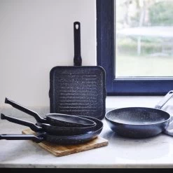 BK Universe Koekenpannenset Ø 24 Cm + Ø 28 Cm - Inductie - PFAS-vrij 10 BK Universe Koekenpannenset Ø 24 Cm + Ø 28 Cm - Inductie - PFAS-vrij -Thuiskeuken 1200x1200 429