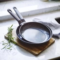 BK Universe Koekenpannenset Ø 24 Cm + Ø 28 Cm - Inductie - PFAS-vrij 11 BK Universe Koekenpannenset Ø 24 Cm + Ø 28 Cm - Inductie - PFAS-vrij -Thuiskeuken 1200x1200 430