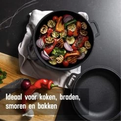 Daumonet Ducasse Gietijzeren Double Use Braadpan - Combi Sudderpan Zwart - 2-in-1 Bak- En Braadpan - PFAS & PFOA Vrij - Rond - Ø 26 Cm - 4,4 Liter - Emaille - Alle Warmtebronnen - Elektrisch - Gas - Halogeen - Inductie - Keramisch -Thuiskeuken 1200x1200 570