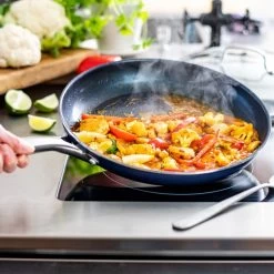 Blue Diamond, Keramische Koekenpan Verrijkt Met Diamantdeeltjes – Inductie Koekenpan Ø 28 Cm – PFAS En PHOA Vrij -Thuiskeuken 1200x1200 95