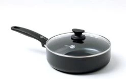 GreenPan Cambridge Hapjespan Met Deksel 24cm - Zwart - Inductie - PFAS-vrij -Thuiskeuken 1200x753 3