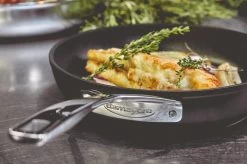 Demeyere Alu Pro Dura Glide Koekenpan - Ø 24 & Ø 28cm - Titanium 17 Demeyere Alu Pro Dura Glide Koekenpan - Ø 24 & Ø 28cm - Titanium -Thuiskeuken 1200x799 9