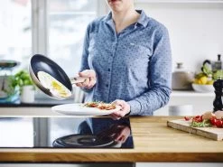 GreenPan Cambridge Hapjespan Met Deksel 28cm - Brons - Inductie - PFAS-vrij -Thuiskeuken 1200x899 6