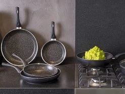 Sola Wokpan Stonehenge - Ø 28 Cm - Zwart/wit - Aluminium - Antiaanbaklaag -Thuiskeuken 1200x906 3