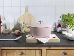BK Bourgogne Braadpan Ø 24 Cm - Roze - Gietijzer - Inductie -Thuiskeuken 1200x912 2
