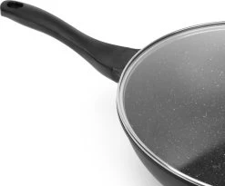 Swiss Pro+ - Marmeren Wokpan - Ø 32 Cm - Geschikt Voor Alle Warmtebronnen -Thuiskeuken 1200x997