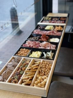 Sjoelbak - Borrelsjoelbak - Hapjesplank - Borrelplank - Mini Sjoelbak 120 Cm Met Zwarte Bakjes - Kleine Sjoelbakken -Thuiskeuken 899x1200 10